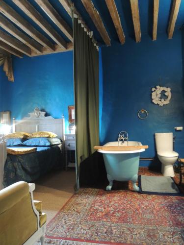 Fotografie z fotogalerie ubytování Maison d'hôtes "les volets verts" et sa brocante v destinaci Écueillé