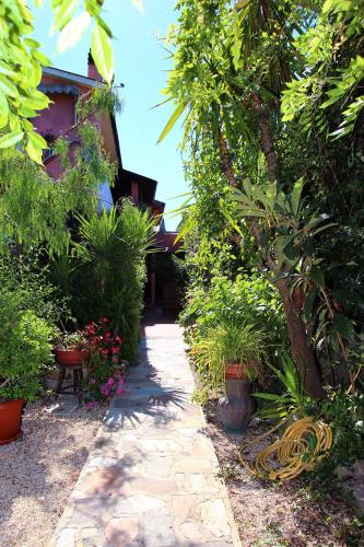 Gallery image of Elbaloves Appartaments Villa in Capoliveri