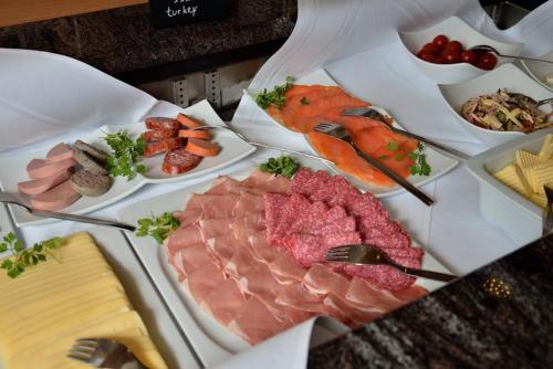 Comida en o cerca de este hotel