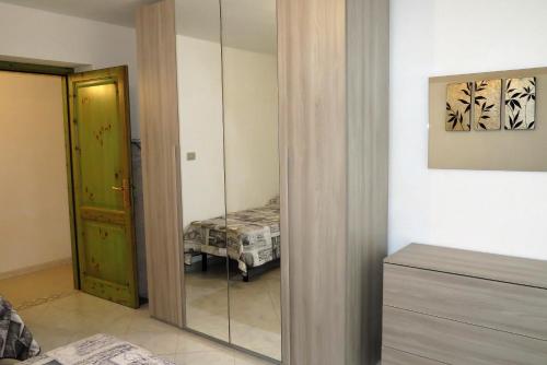 A bed or beds in a room at Yellowhouse