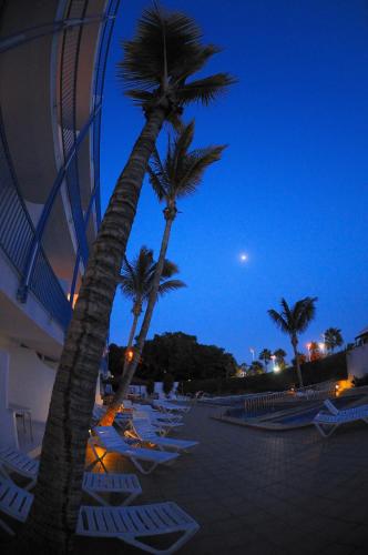 Foto dalla galleria di Aparthotel Costa Volcán & Spa a Puerto del Carmen