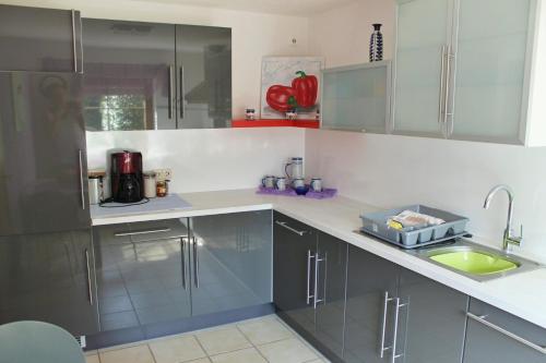 Η κουζίνα ή μικρή κουζίνα στο Ferienwohnung Guth