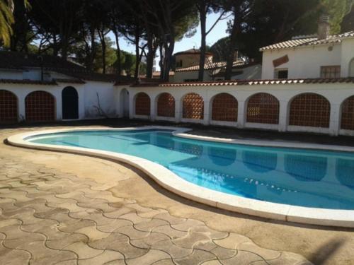 Bazén v ubytování VACAY Villa Passatge, piscina comunitaria y aire puro! en la Costa Brava, L'Escala! nebo v jeho okolí
