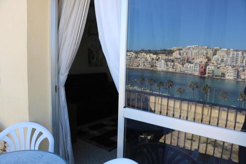 Balkón nebo terasa v ubytování Sea front apartment