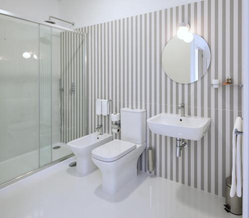 Ένα μπάνιο στο The Rex Hotel Porto