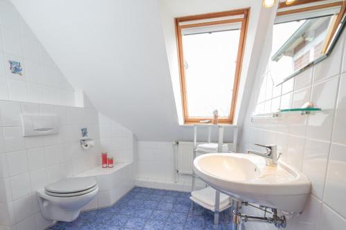 Un baño de Fewo Obsthof Matthies
