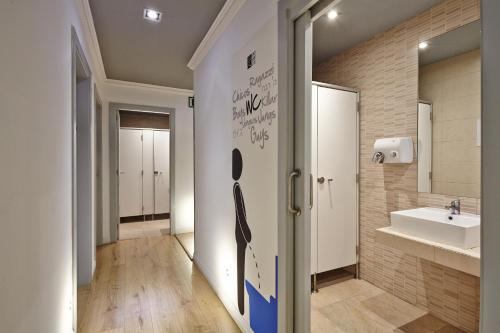 Gallery image of Black Swan Hostel in Barcelona
