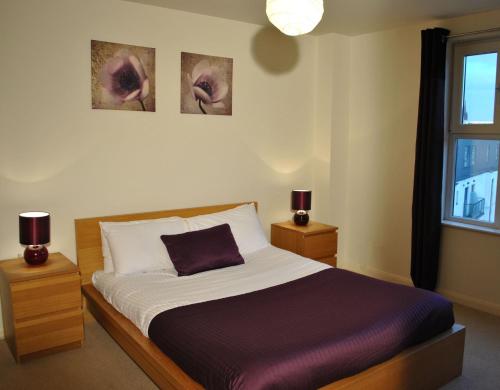 Cama ou camas em um quarto em Dreamhouse Apartments Edinburgh City Centre