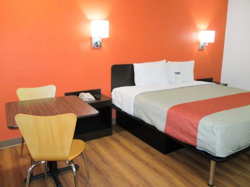 Ένα ή περισσότερα κρεβάτια σε δωμάτιο στο Motel 6-Odenton, MD - Fort Meade