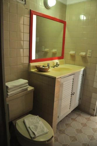 Un baño de Hotel Caracoles