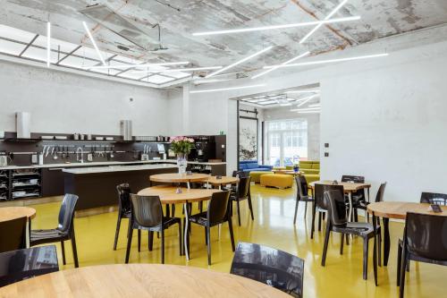 Smarthotel Nezvalova Archaにあるキッチンまたは簡易キッチン
