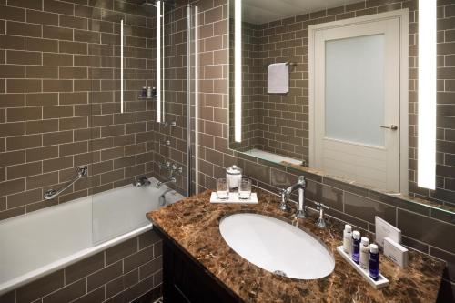 Columbus Hotel Monte-Carlo, Curio Collection by Hilton photo 53