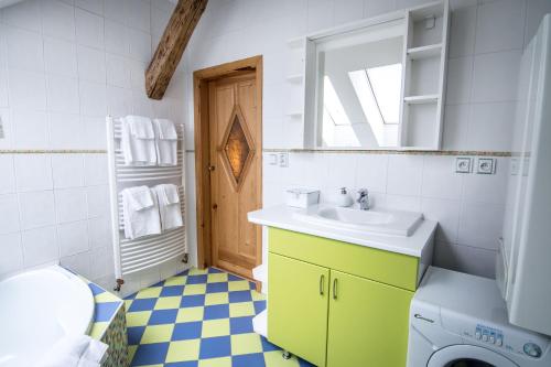 A bathroom at Tylova Apartments