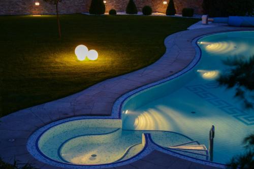 Hotel Garni Güntherの敷地内または近くにあるプール
