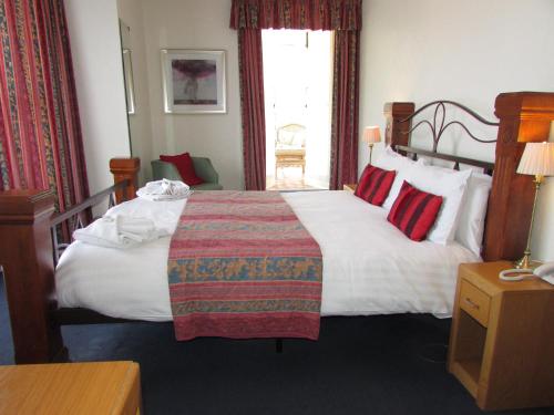 Holliers Hotelにあるベッド