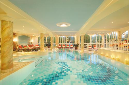 Πισίνα στο ή κοντά στο Hotel Neue Post