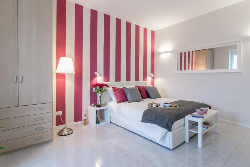 Violet Home - Loreto
