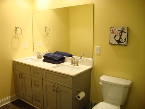 A bathroom at Put-in-Bay Waterfront Condo #210