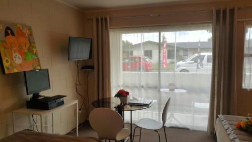 Μια τηλεόραση ή/και κέντρο ψυχαγωγίας στο Six On Union Motel