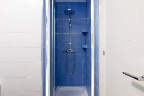 A bathroom at terrazas de la catedral atico wifi