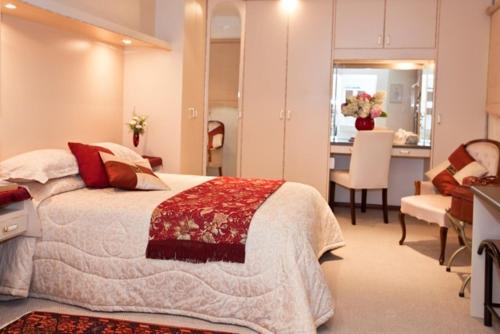 Кровать или кровати в номере Annette Guesthouse