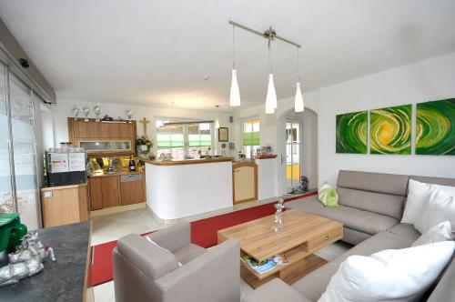 Kuchyňa alebo kuchynka v ubytovaní Apartmenthaus Sonnenhang