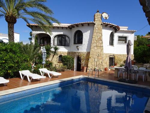 Bazén v ubytovaní Casa Andaluz Holiday Villa alebo v jeho blízkosti