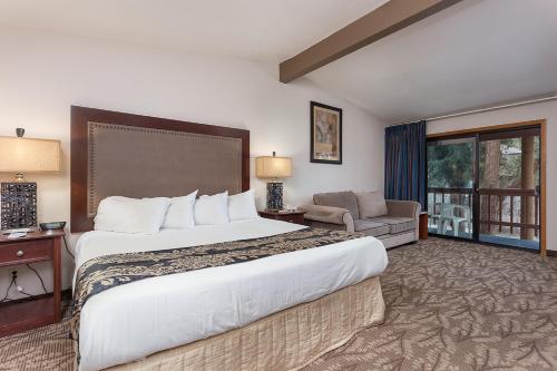 Postel nebo postele na pokoji v ubytování Shilo Inn Suites Hotel - Bend