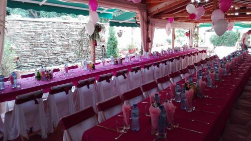 Restoran atau tempat lain untuk makan di Gelov Hotel