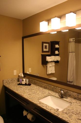 ห้องน้ำของ GrandStay Hotel & Suites - Morris