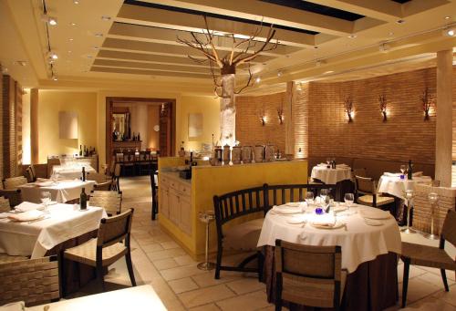 Restaurace v ubytování Hotel Palafox