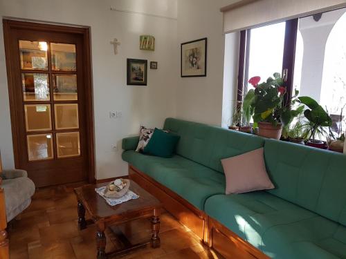 Ruang duduk di Apartment Slavi