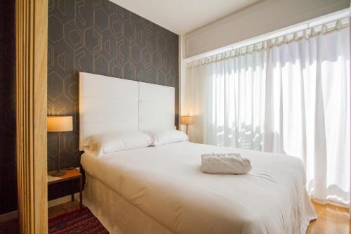 Puerta de Atocha – Cozy studio for 4 with a pool