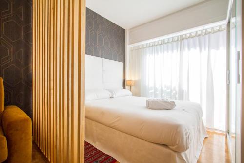 Puerta de Atocha – Cozy studio for 4 with a pool