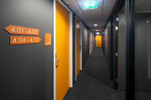 Certificato, attestato, insegna o altro documento esposto da easyHotel The Hague Scheveningen Beach