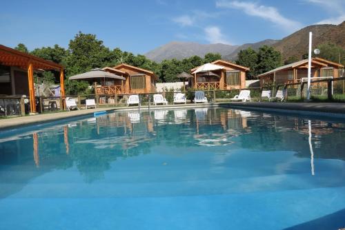Πισίνα στο ή κοντά στο Cabañas Antilhue