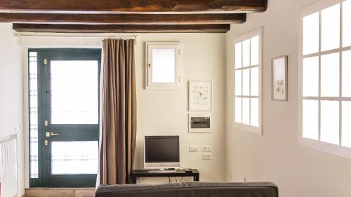 Rental in Rome Trastevere White