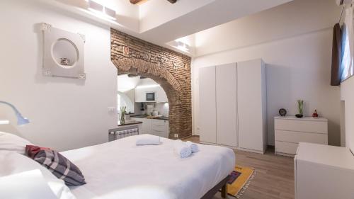 Rental in Rome Trastevere White