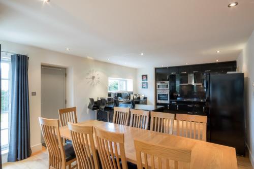 Η κουζίνα ή μικρή κουζίνα στο Mains of Taymouth Country Estate 5* Houses