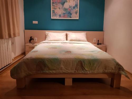 Una cama o camas en una habitación de Libera