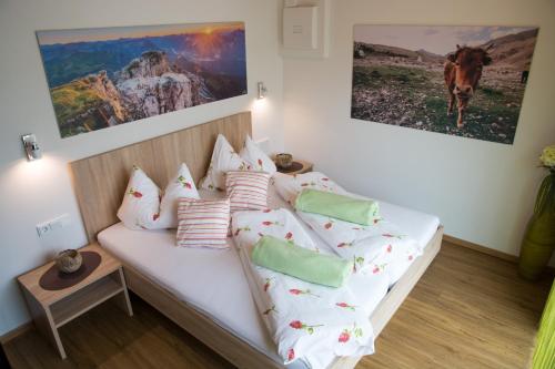 Postel nebo postele na pokoji v ubytování Alpenapart Singer - contactless check-in