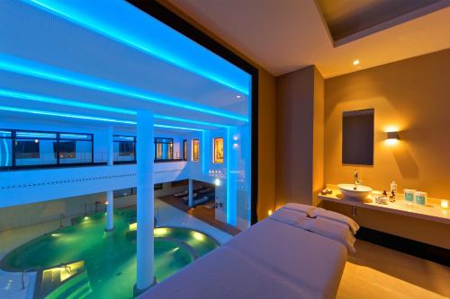 Πισίνα στο ή κοντά στο URH Hotel Spa Zen Balagares