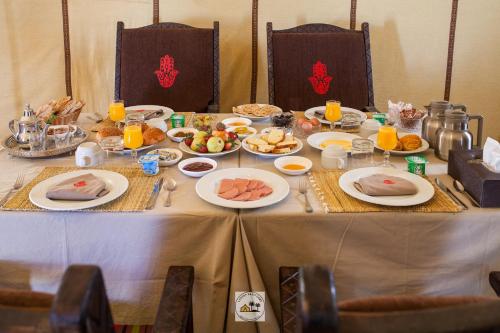 Mad i luksusteltet eller i nærheden