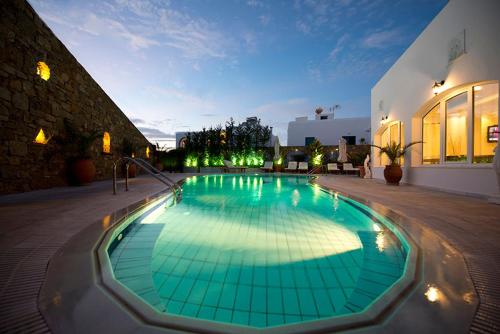 Kolam renang di atau dekat dengan Zannis Hotel