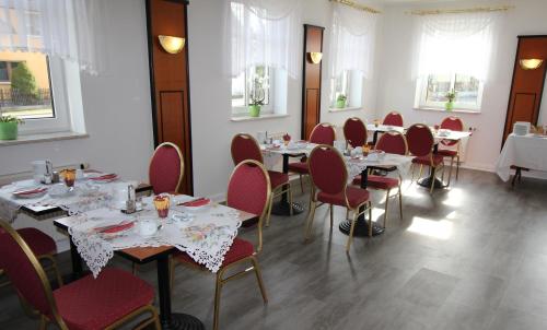 Εστιατόριο ή άλλο μέρος για φαγητό στο Hotel & Restaurant am Rosenhügel