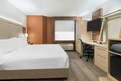 Holiday Inn Express & Suites - Nearest Universal Orlando, an IHG Hotel Image