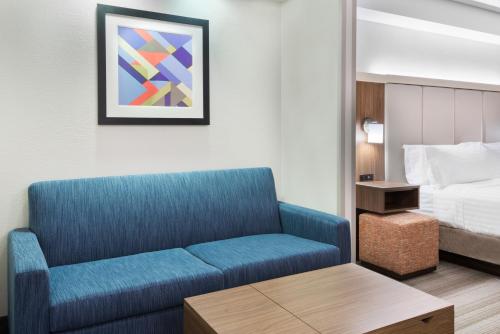 Holiday Inn Express & Suites - Nearest Universal Orlando, an IHG Hotel Image