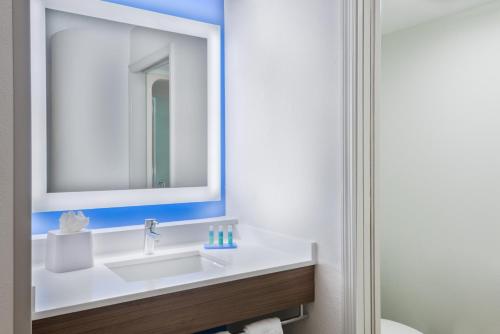 Holiday Inn Express & Suites - Nearest Universal Orlando, an IHG Hotel Image