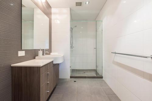 Ένα μπάνιο στο Gallery Serviced Apartments