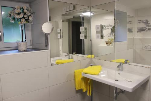 A bathroom at Ferienhaus Rieger